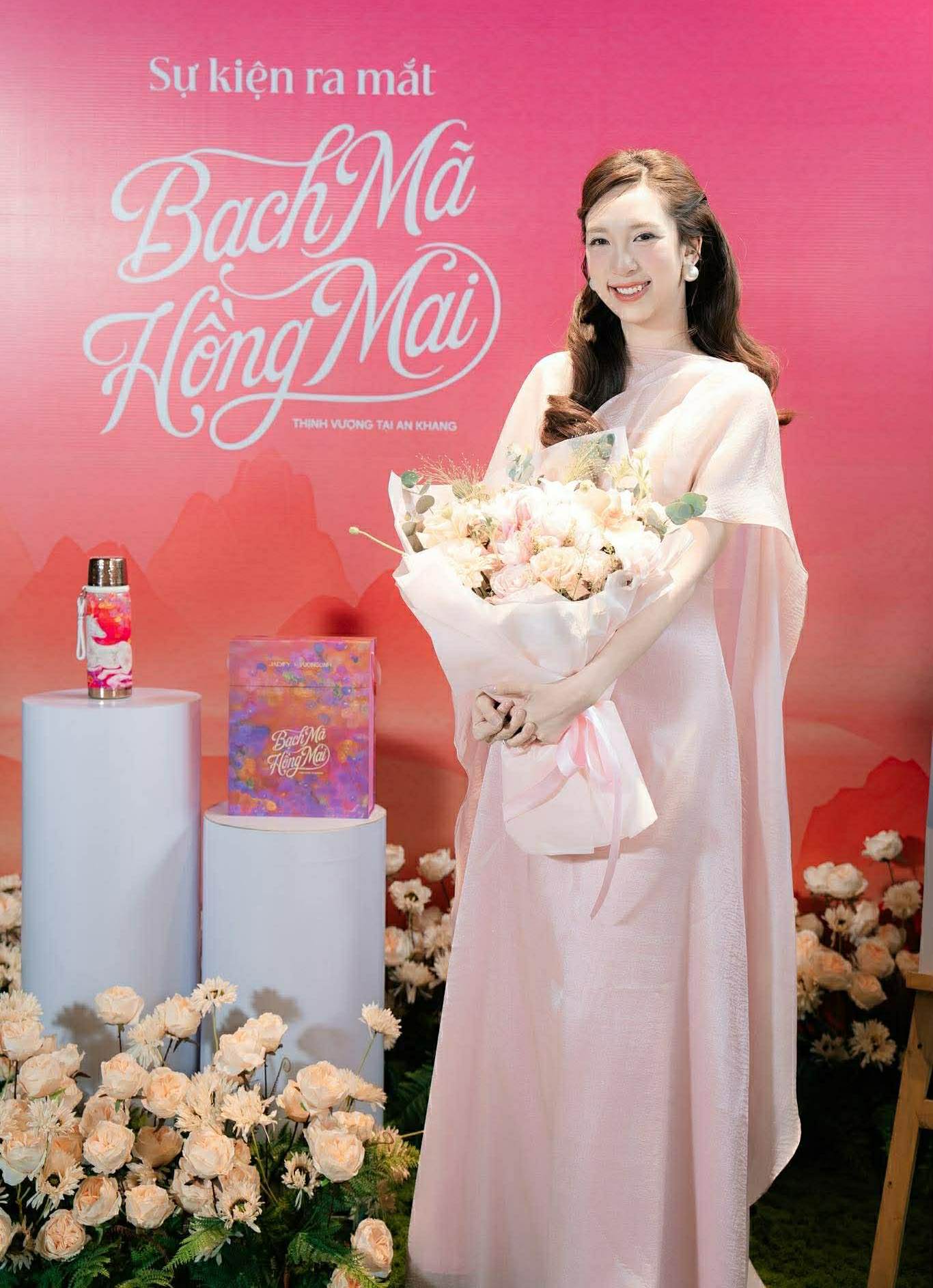 Vương Linh mong muốn các tác phẩm nghệ thuật sẽ xuất hiện gần gũi với mọi người hơn.