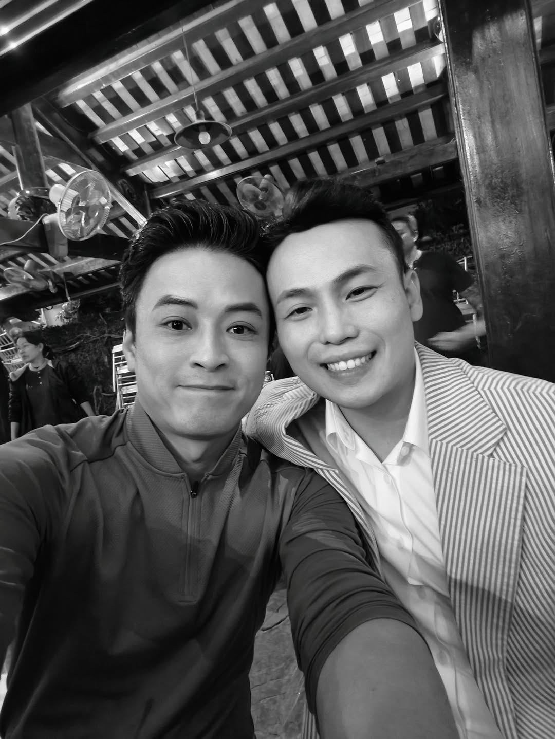 Hồng Đăng và người em thân thiết - Chủ tịch HĐQT Pramac Group Hà Quang Dũng.