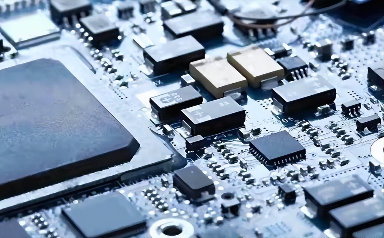 Sếp lớn của ASML tuyên bố: Trung Quốc đang tiến bộ theo cách mà chúng ta không thể ngăn cản