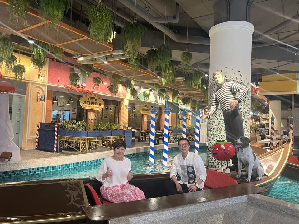 Vợ cũ Đàm Vĩnh Hưng - bà Liên Phạm và doanh nhân Huy Nguyễn.