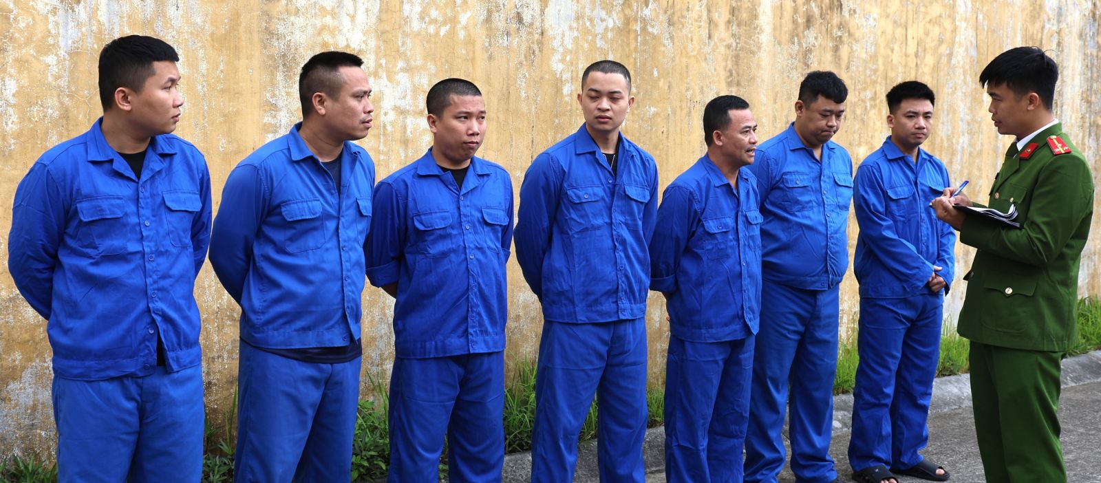 Các đối tượng trong đường dây - Ảnh: Công an Ninh Bình