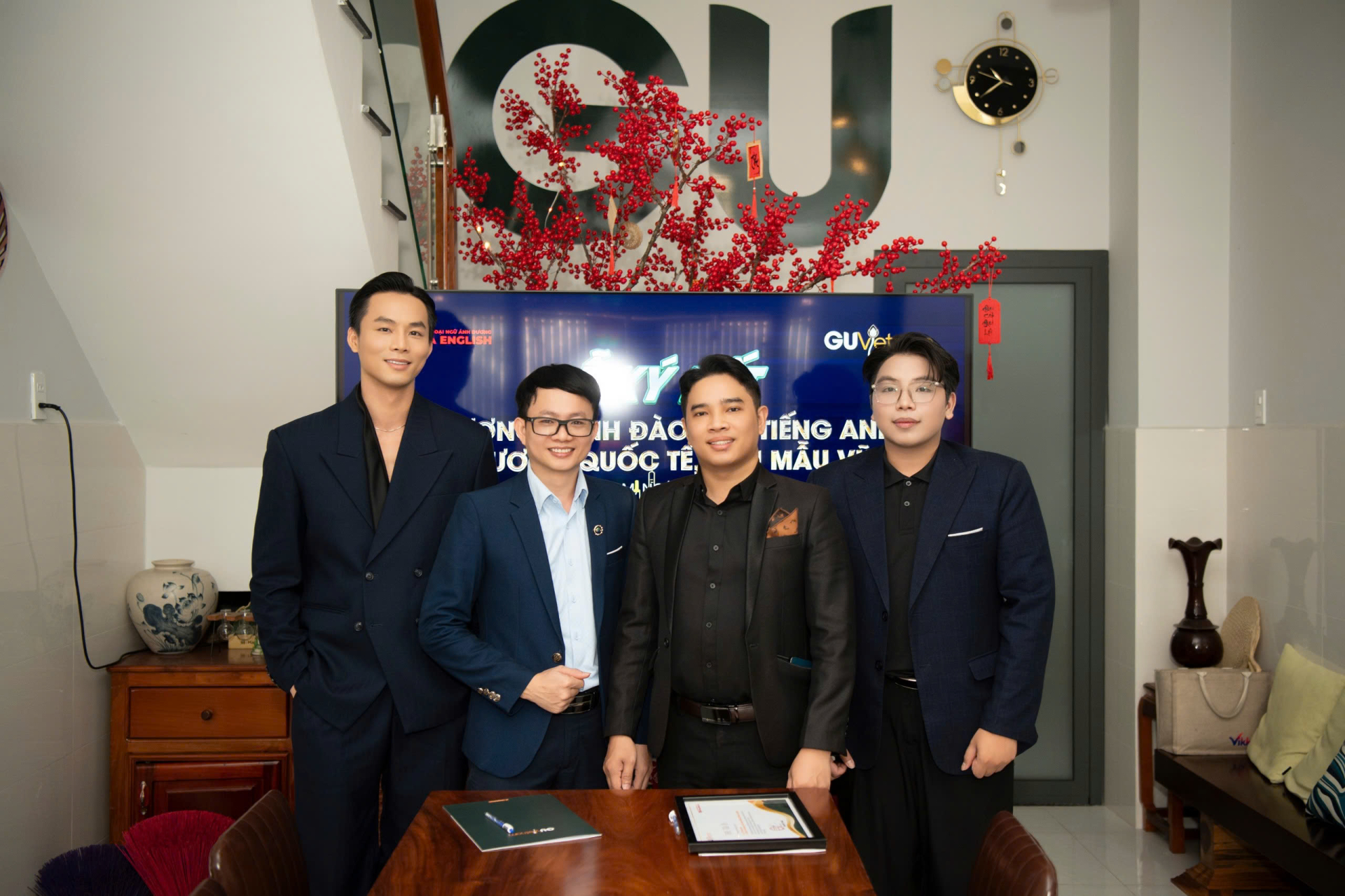 Vì sao á vương Vũ Linh quyết định đi học ở tuổi ngoài 30?