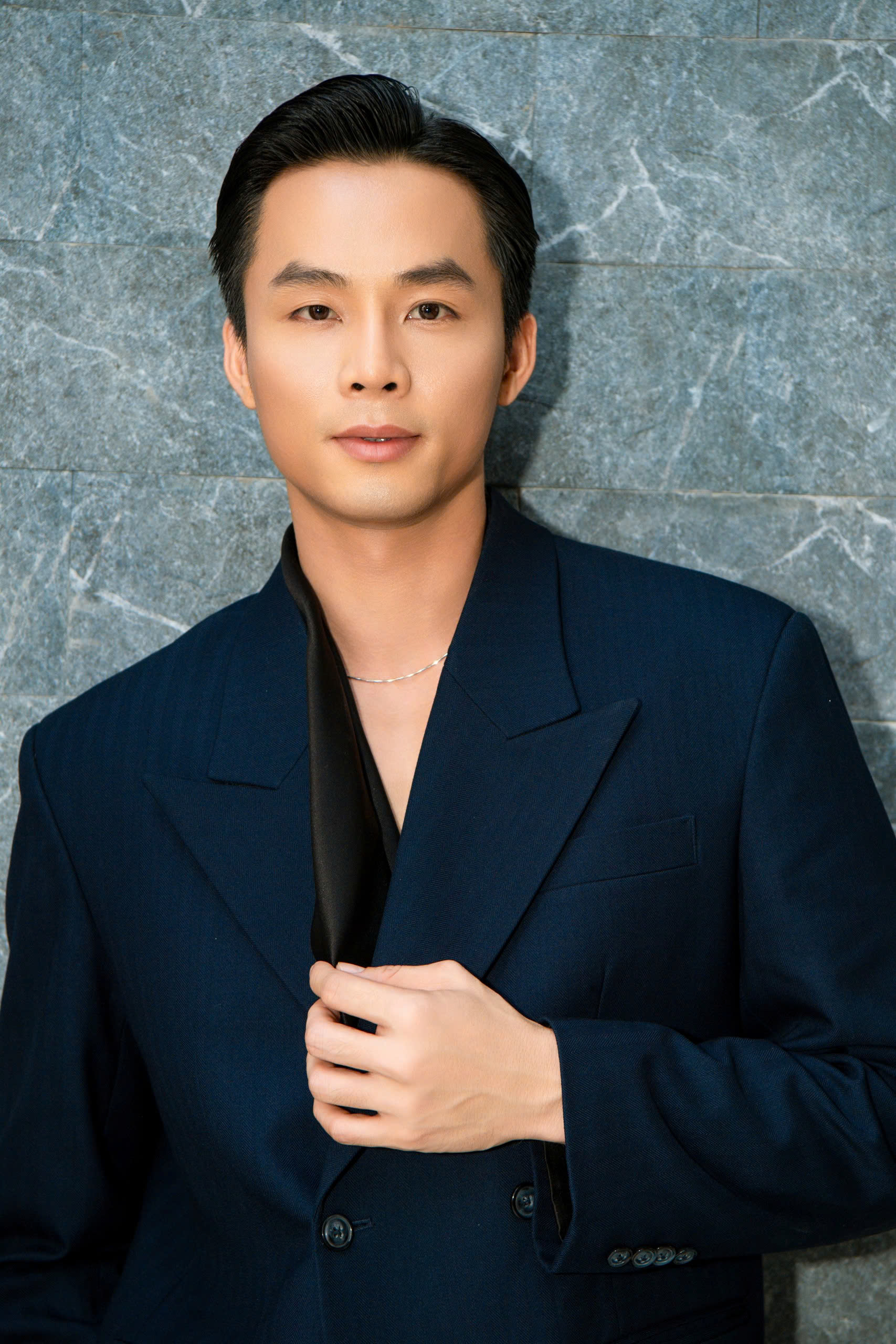 Vũ Linh đầu tư cho việc học tiếng Anh.