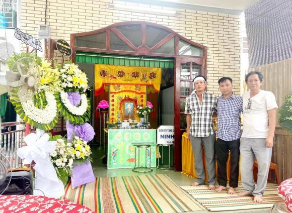 Nhạc sĩ Tô Hiếu là nghệ sĩ duy nhất có mặt ở đám tang Thương Tín.