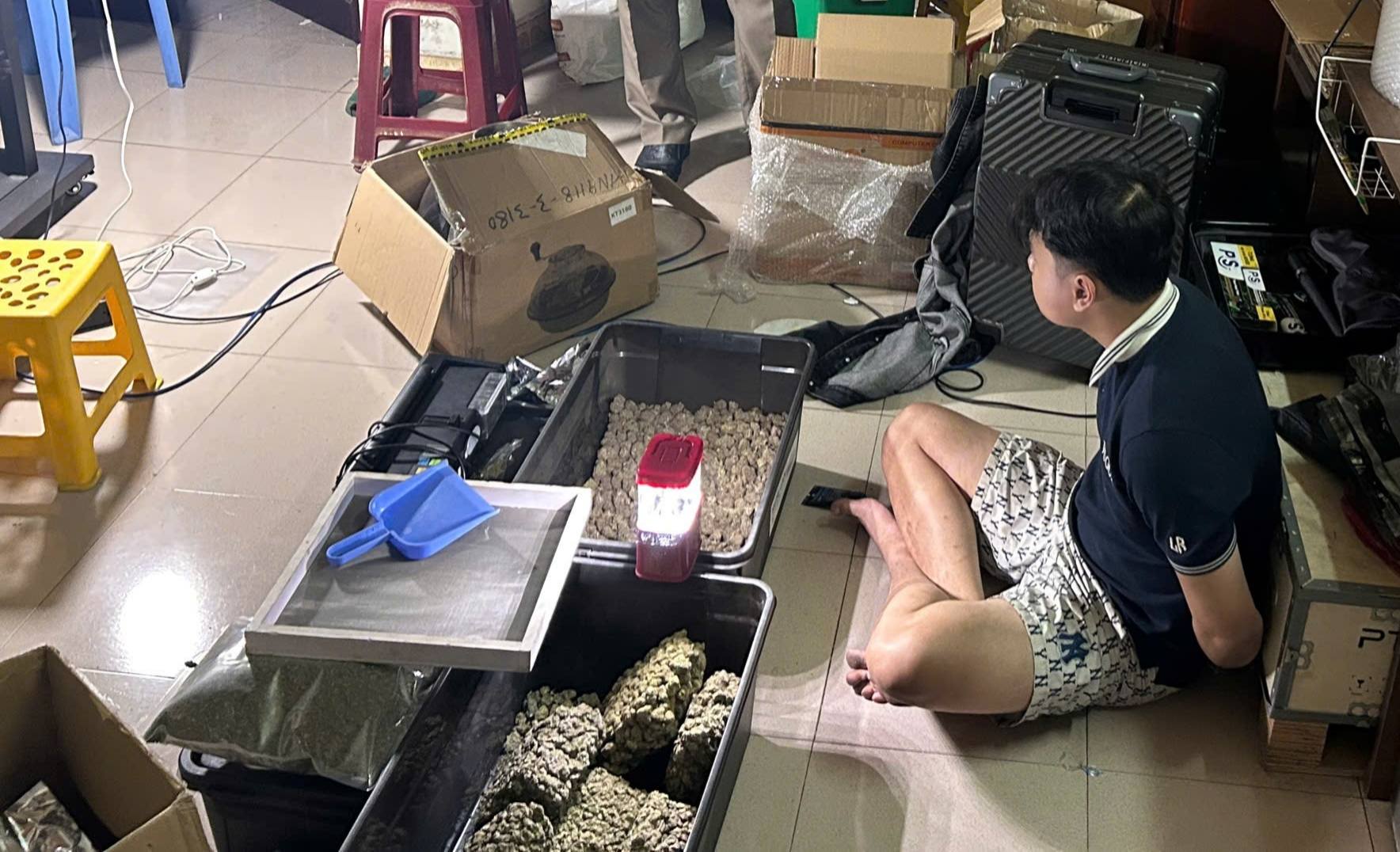 Đột kích ngôi nhà số 745, bắt Đỗ Hữu Duy sinh năm 2003 trong chuyên án lớn nhất