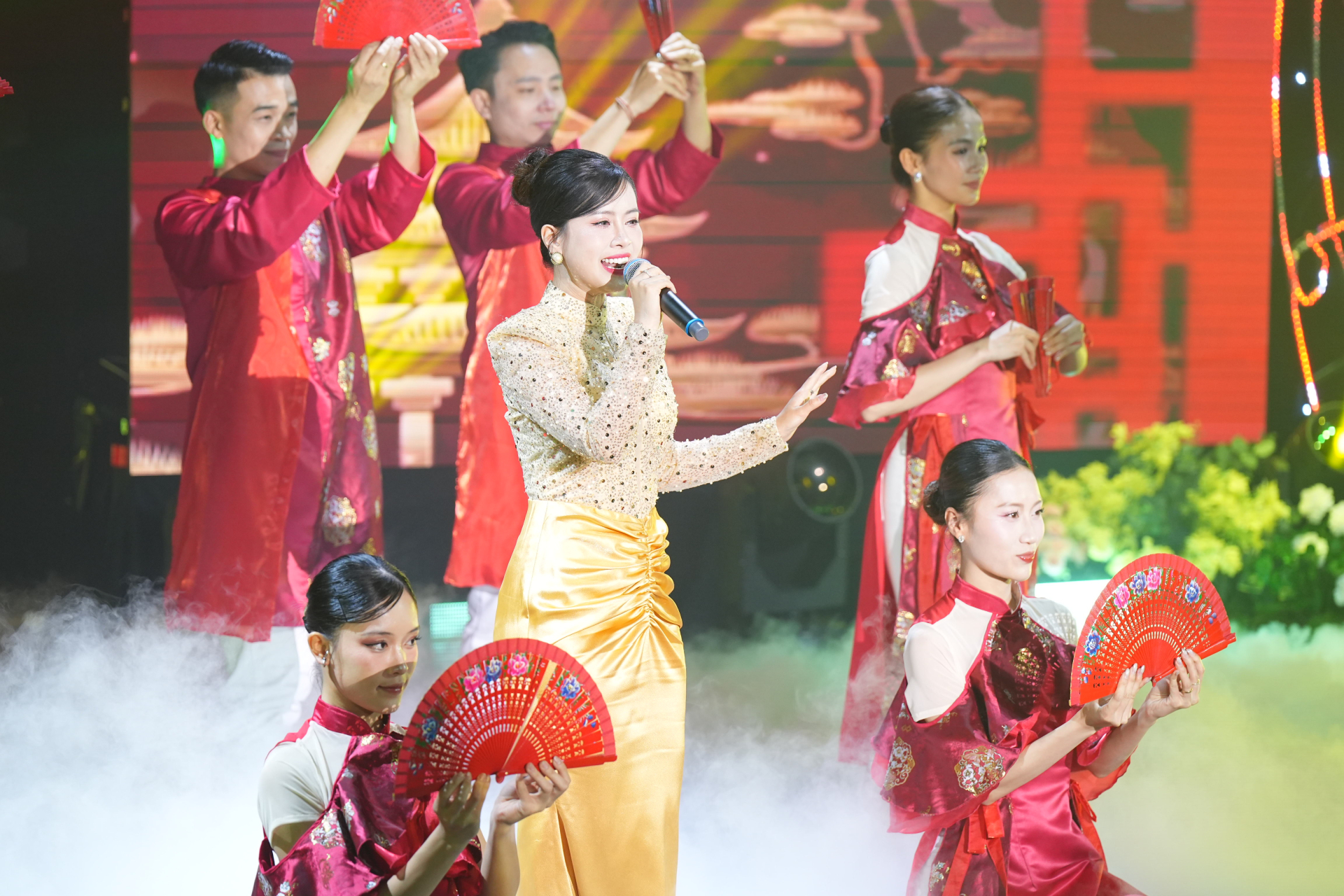 Đêm nhạc giao lưu văn hóa Việt – Trung quy tụ nhiều nghệ sĩ hai nước tại Hà Nội