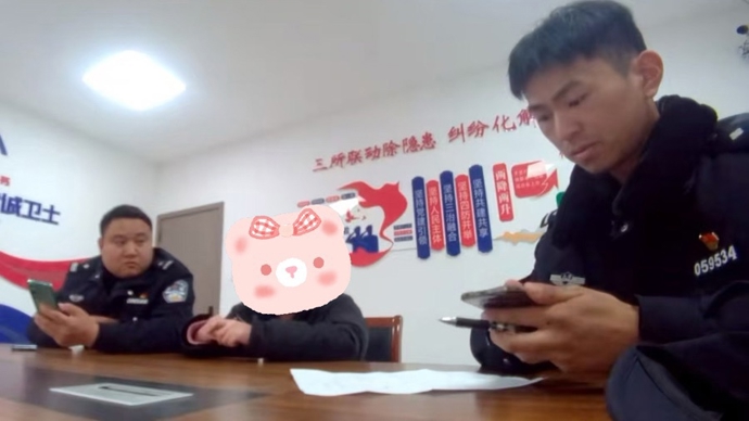 Người phụ nữ bỏ gần 500 triệu để mua vàng nhưng nhân viên nhất quyết báo cảnh sát, giao dịch bị gián đoạn