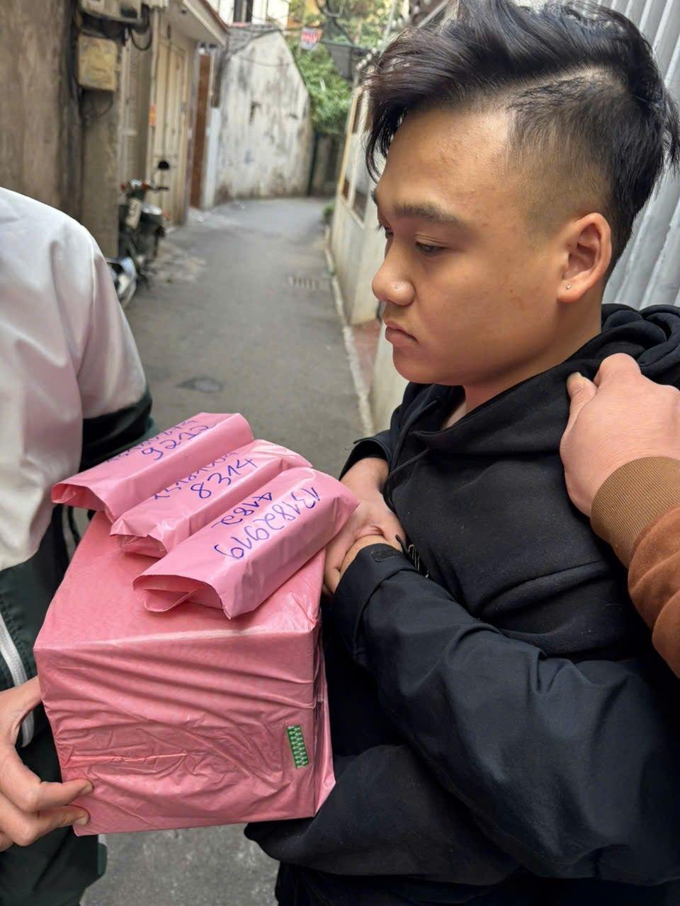 Đối tượng Nguyễn Công Oanh bị bắt - Ảnh: Cục C04