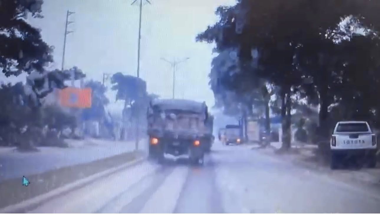 Ảnh cắt từ clip của camera hành trình xe đi Său phương tiện gây tai nạn. Ảnh: Cục CSGTCSGT