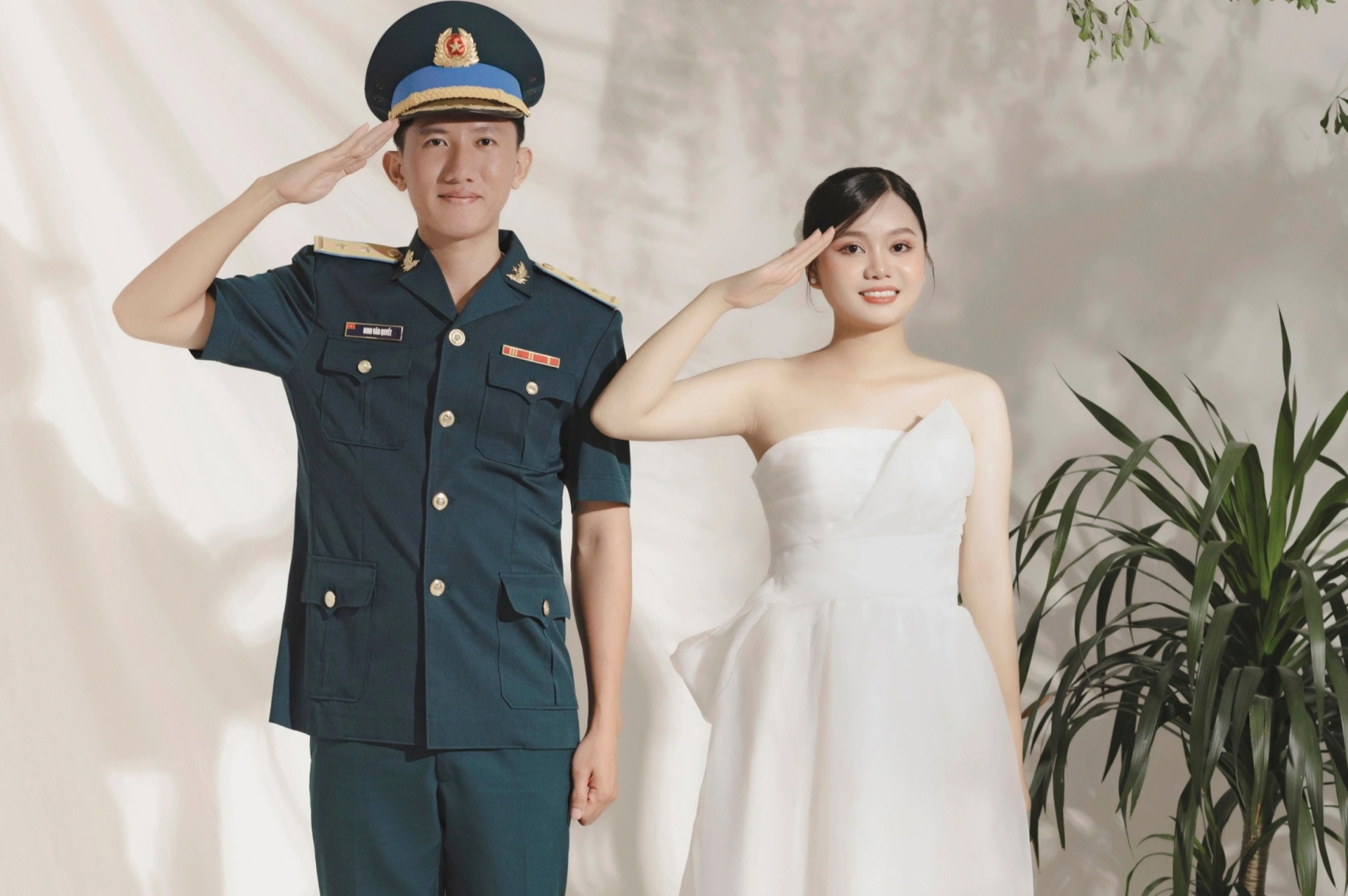 Cặp đôi hàng xóm Văn Quyết và Vũ Yên kết hôn cuối năm 2023. (Ảnh: Dân trí)