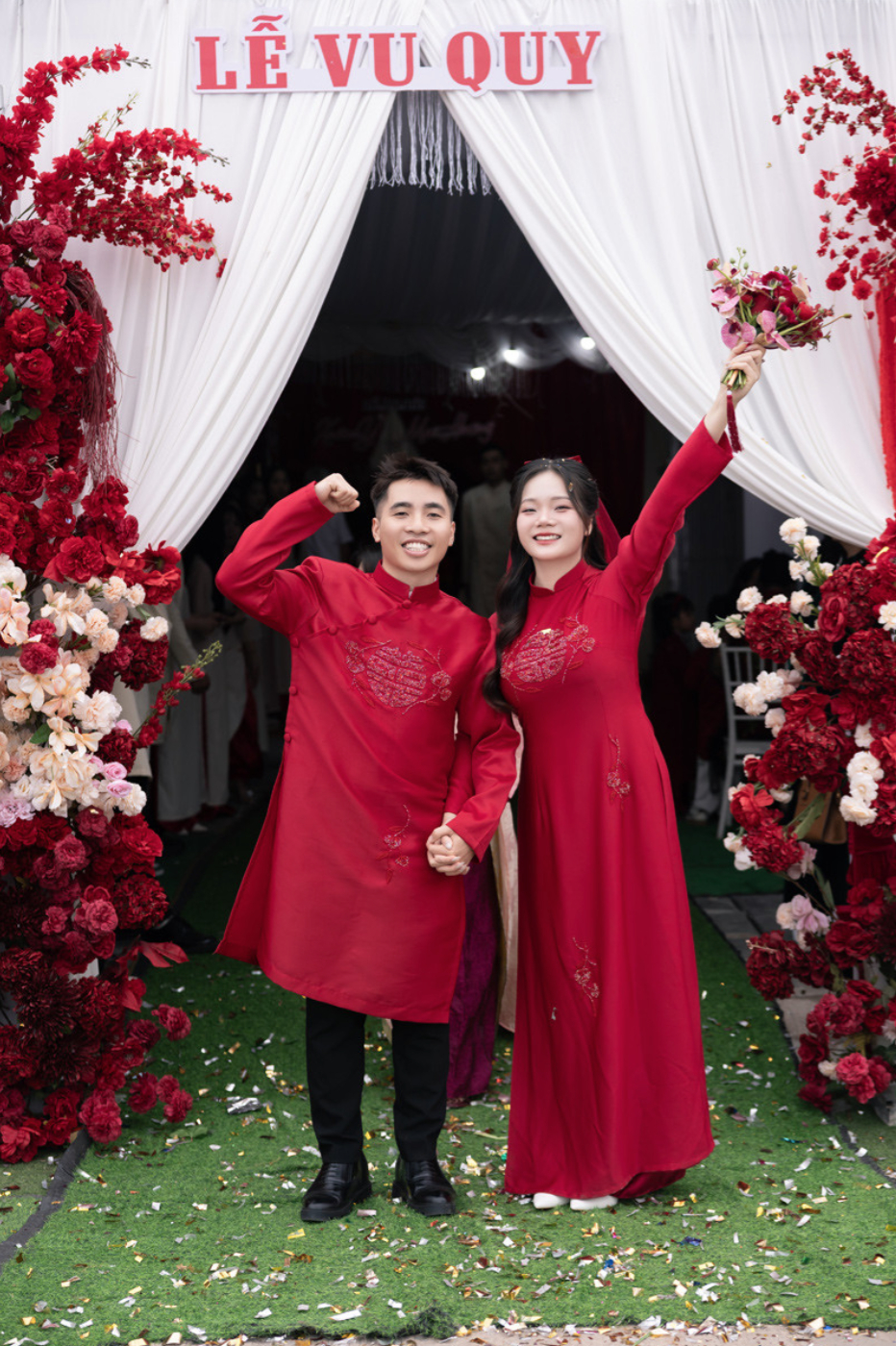 Chú rể Xuân Ý và cô dâu Mai Hương. (Ảnh: VietNamNet)