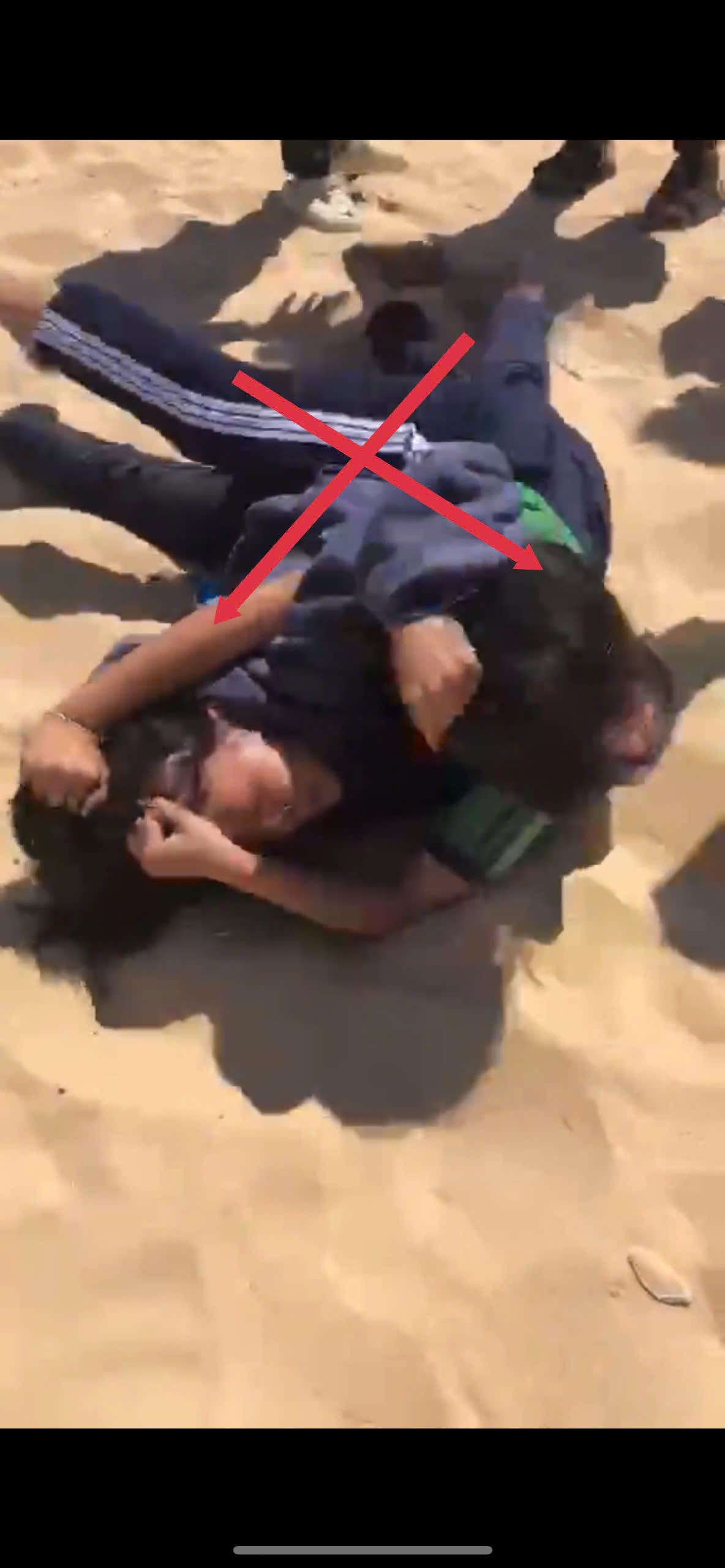 Hai học sinh đánh nhau vì mâu thuẫn trên mạng xã hội.