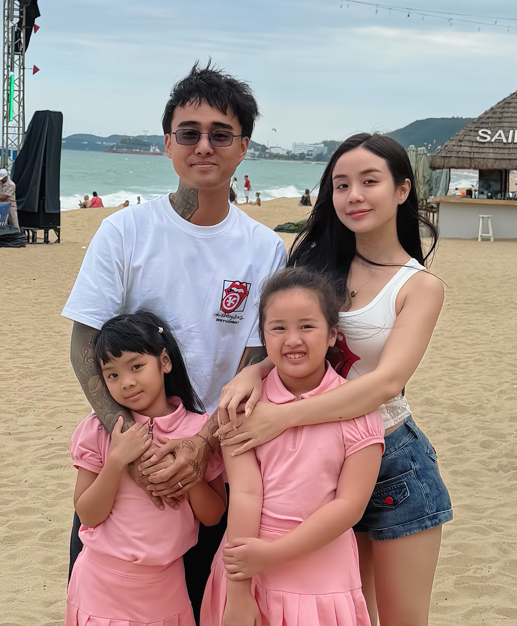 Đạt G coi con riêng của vợ như con đẻ còn đưa đi biểu diễn cùng.