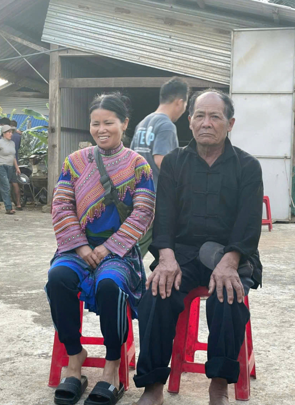 Vợ chồng ông Lừ và bà Mỷ hiện tại. (Ảnh: VietNamNet)