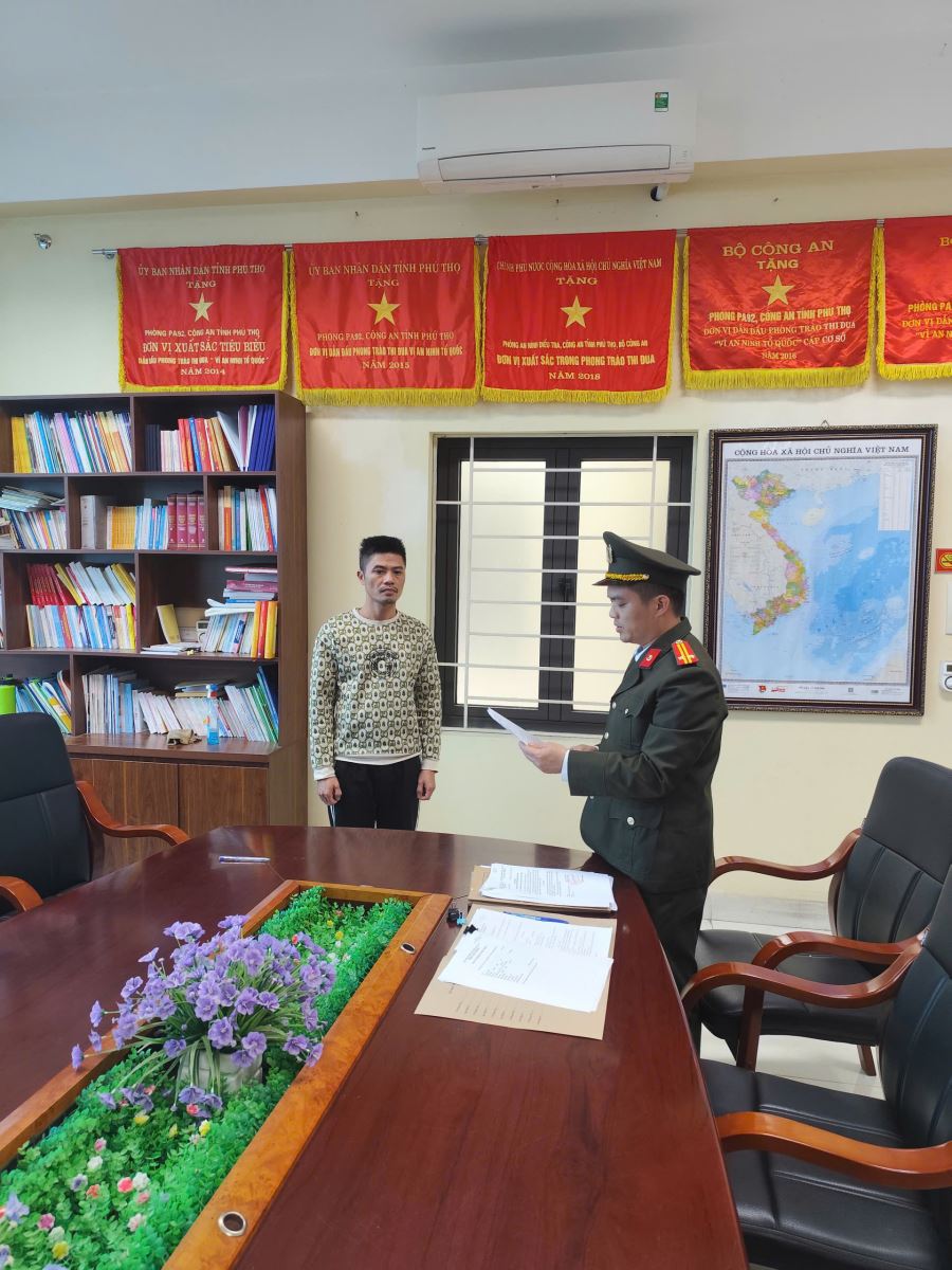 Khám xét khẩn cấp nơi làm việc của Lục Văn Hương và Trần Quốc Nghĩa, thu giữ hàng loạt giấy tờ