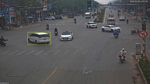 Xe ô tô rẽ trái nơi có biển cấm - Ảnh: CA Bắc Ninh