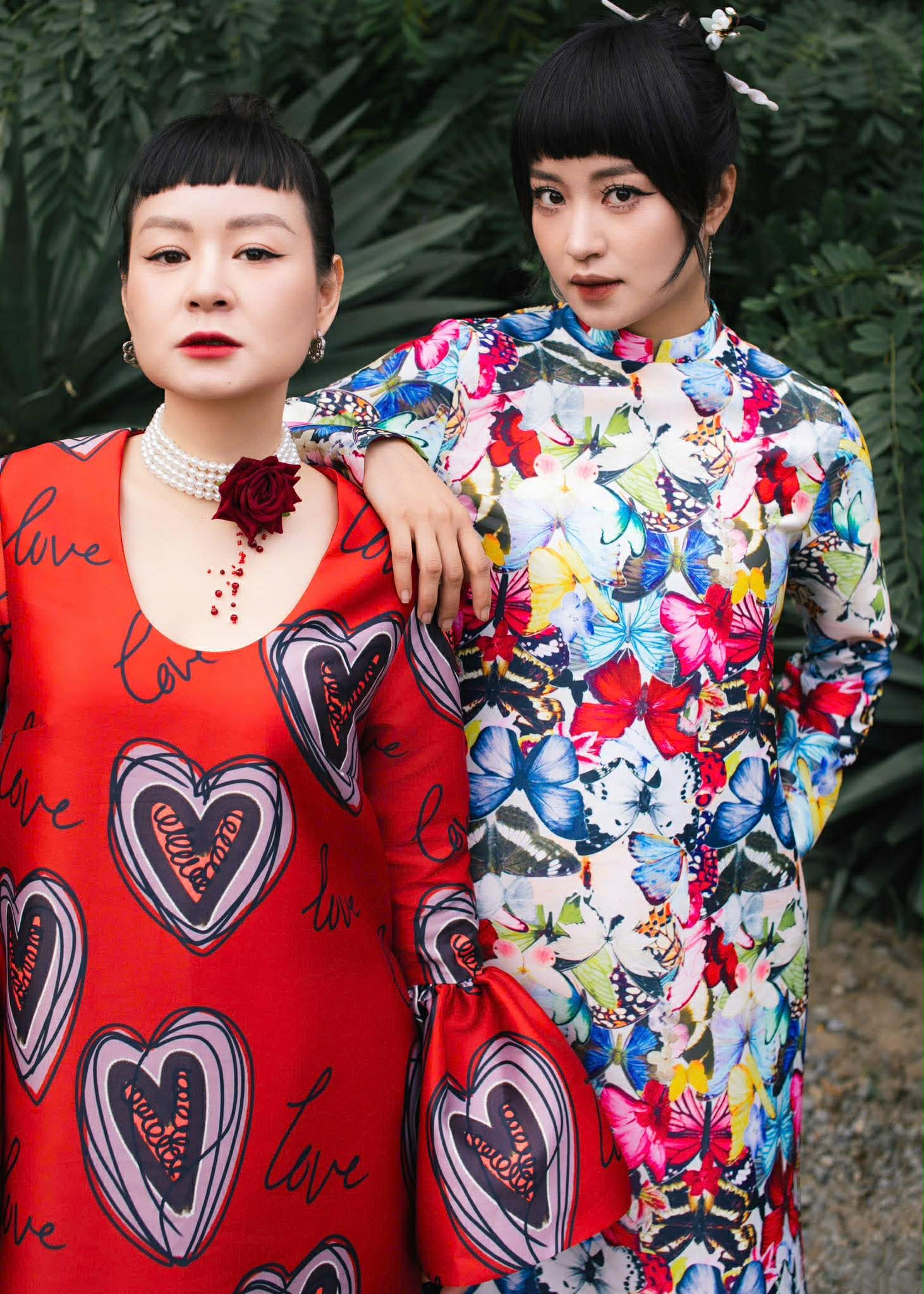 NTK Linh Moon (bên trái) và em gái là hot girl đình đám một thời Mi Vân.