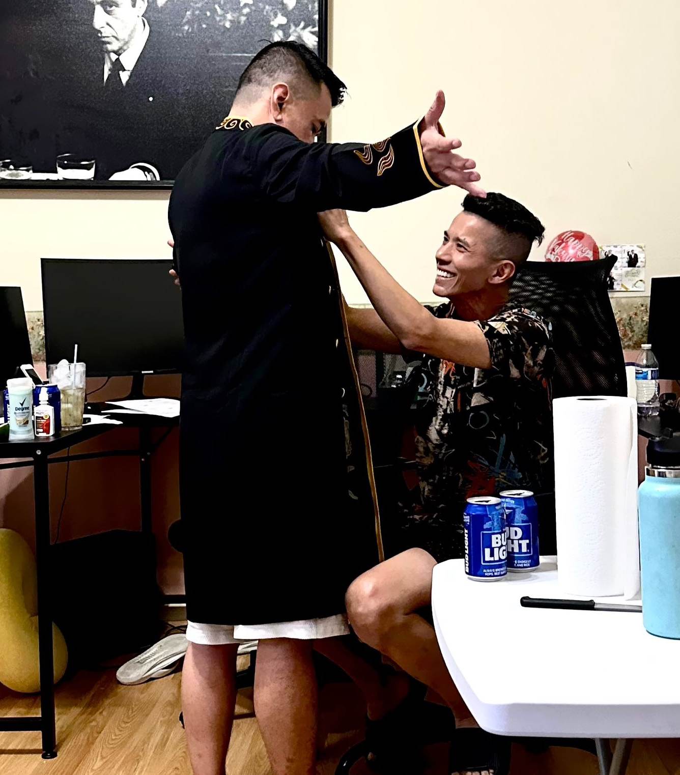 Kasim và bạn thân Tony LP.