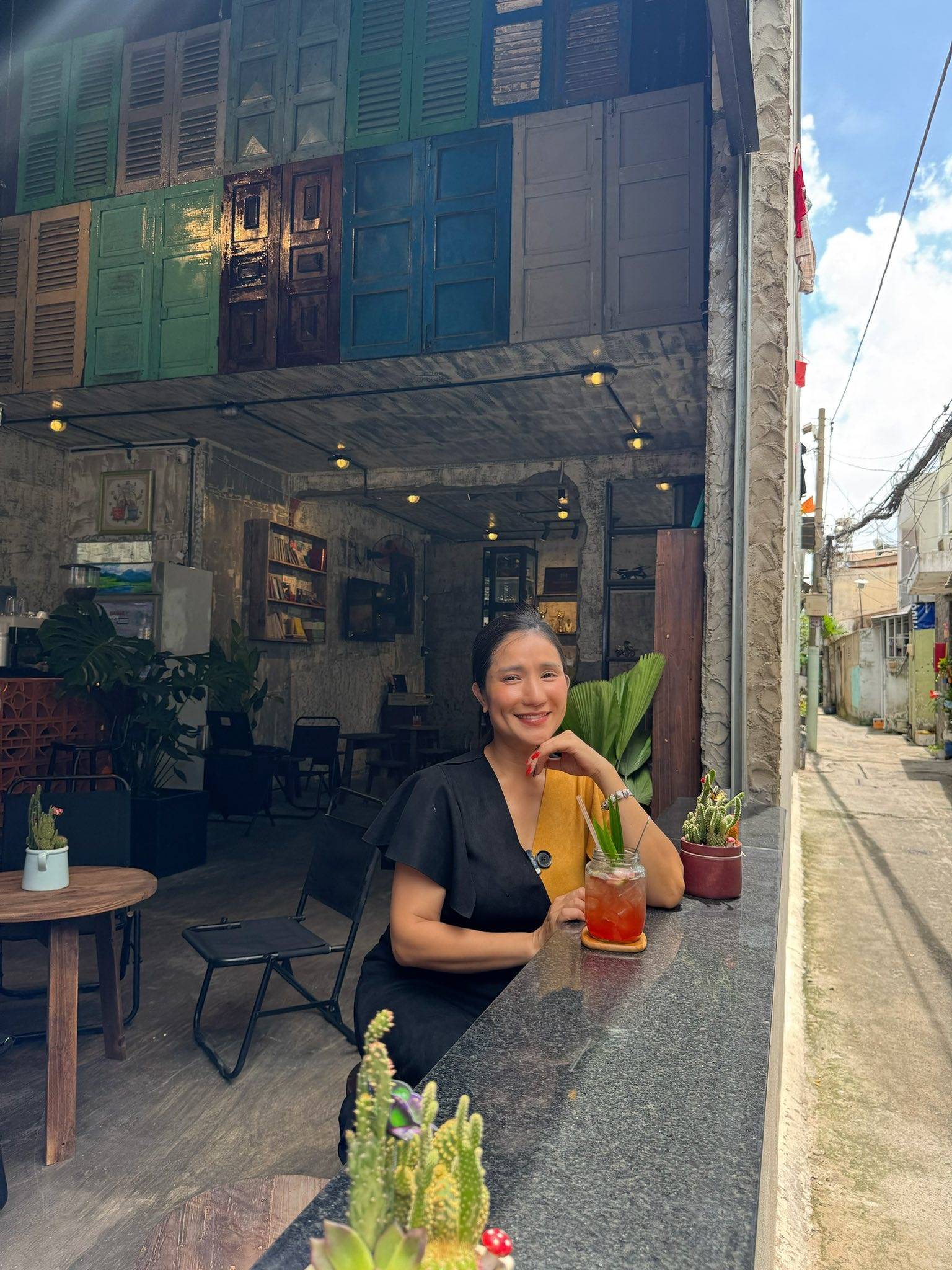 Cát Tường là mẹ đơn thân nhiều năm.