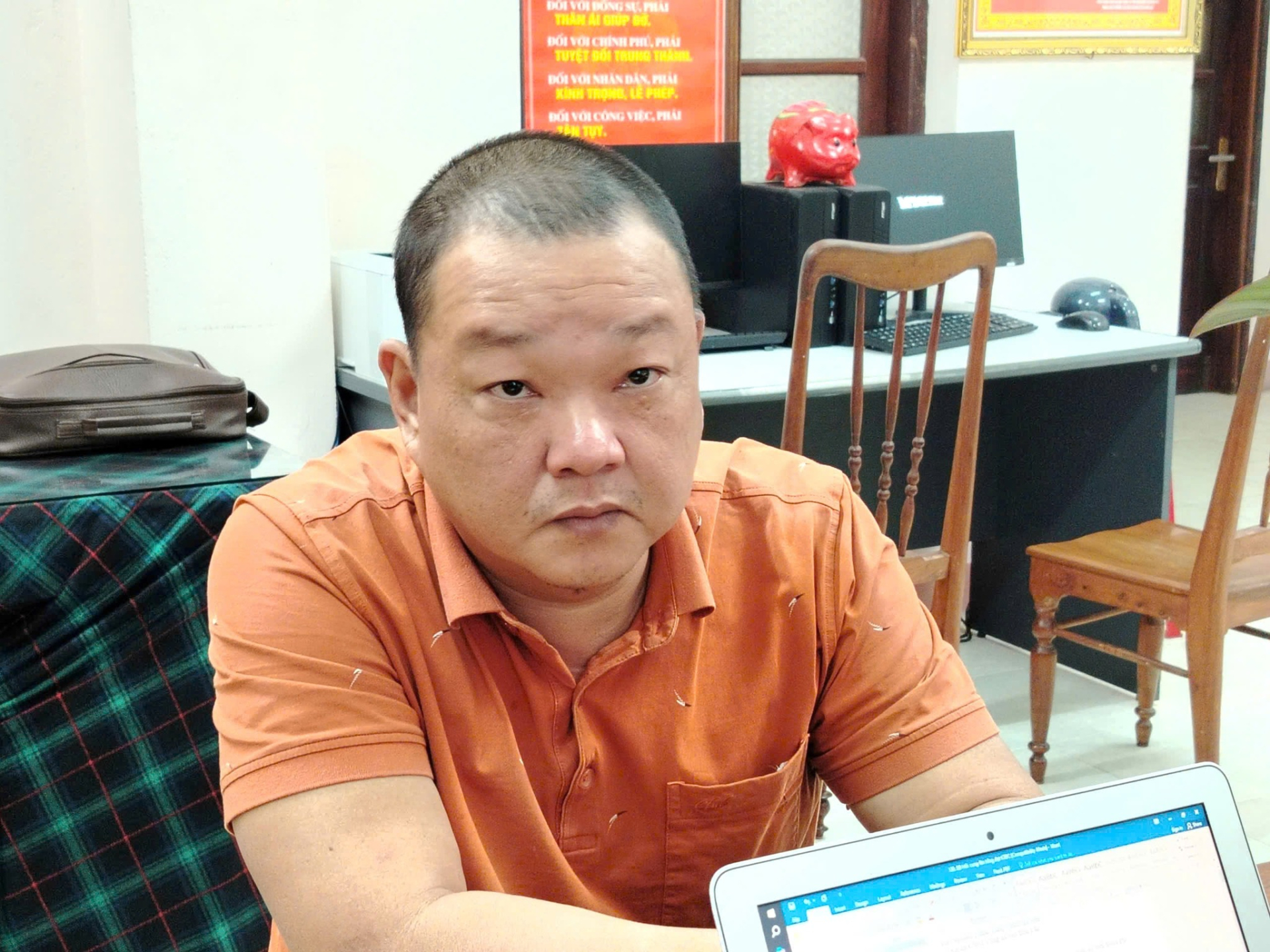 Đối tượng Trần Văn Toán tại cơ quan Công an (Ảnh: Công an tỉnh Đắk Lắk).