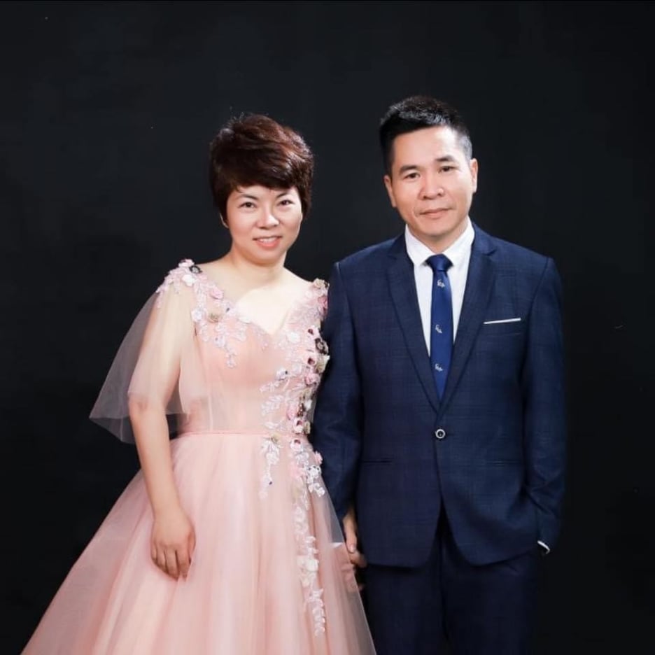 Chị Huyền Nguyễn và chồng.