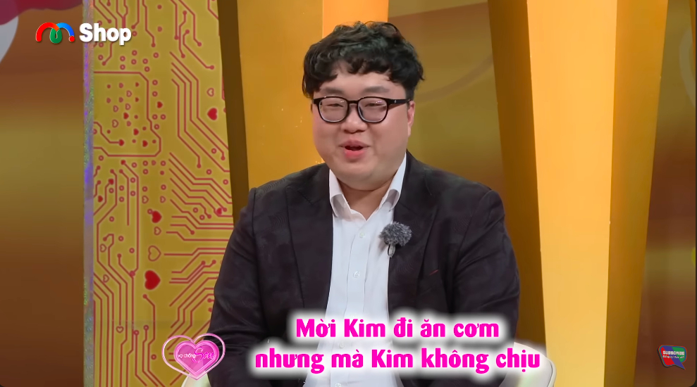 Chien Yi ngỏ lời mời cô gái Việt Nam đi ăn, nhưng bị cô gái từ chối thẳng. (Ảnh chụp màn hình)