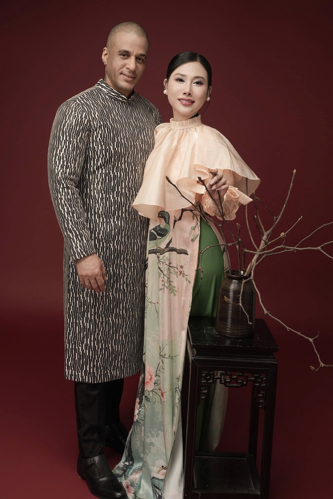 Dù gặp khác biệt về văn hoá, ẩm thực, lỗi sống,... anh Maikel và chị Nhi cố gắng dung hòa, cùng vun đắp cho tổ ấm nhỏ.