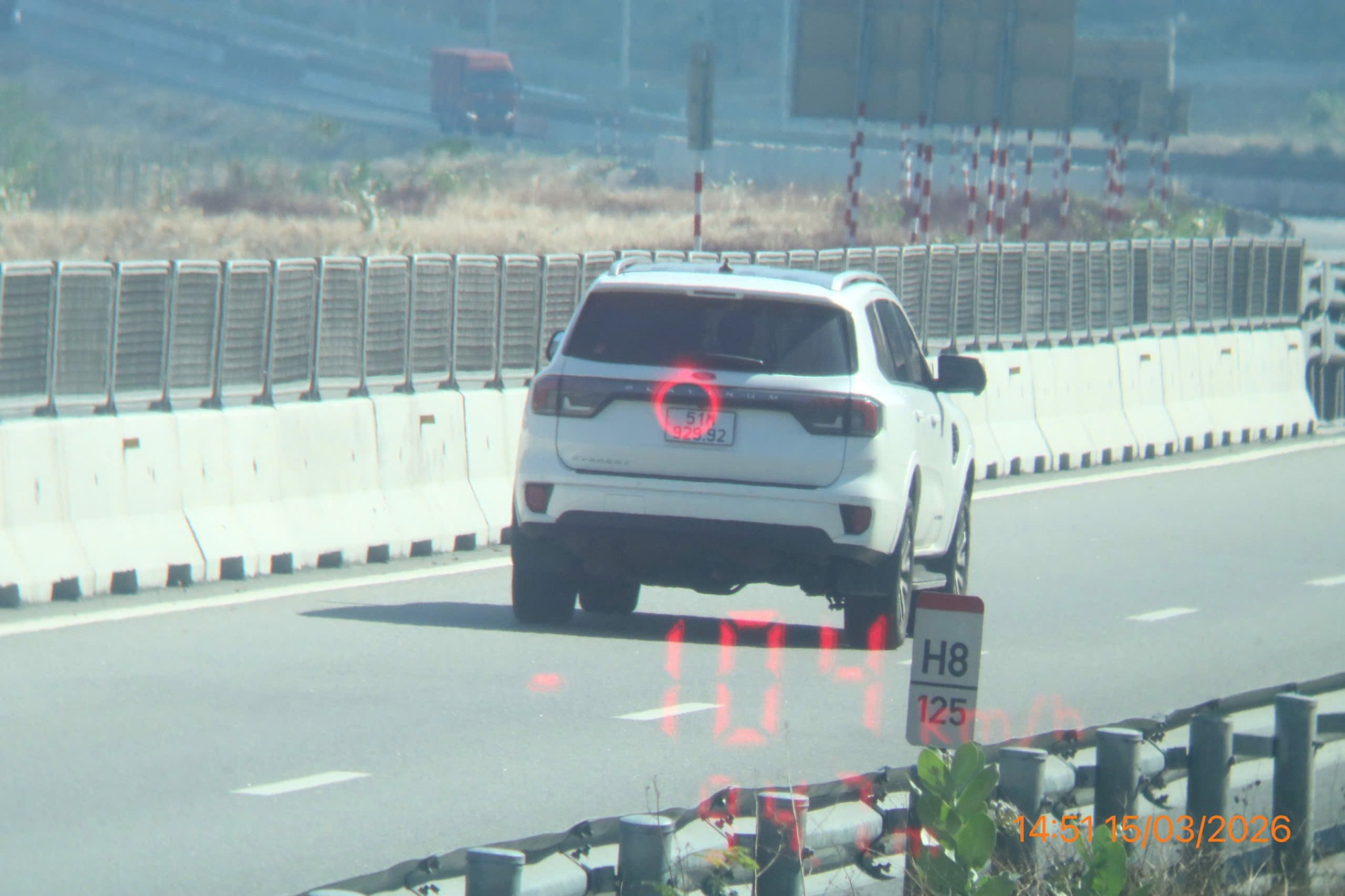 Hình ảnh xe vi phạm do camera AI ghi lại (Ảnh: Cục CSGT).