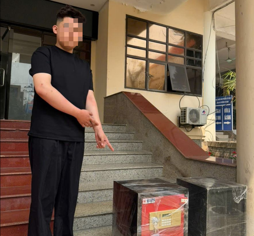 Đối tượng Huy và tang vật vụ án (Ảnh: Công an Bắc Ninh).