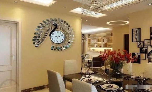 Đồng hồ nên đặt ở vị trí phù hợp hơn trong nhà để tránh những tác động tâm lý không đáng có. (Ảnh: Pinterest)