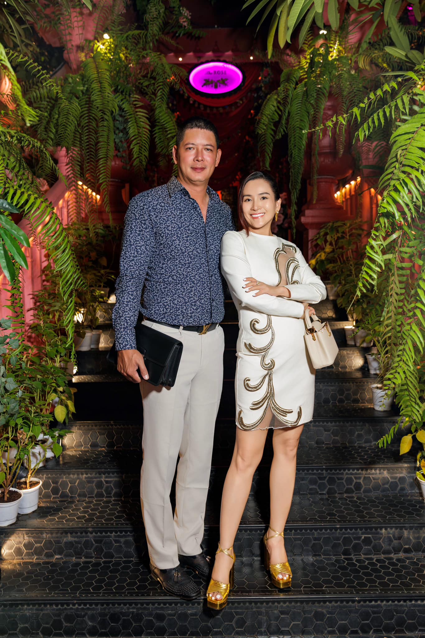 Cuộc sống của nam thần đình đám một thời và vợ đại gia U50 trong cơ ngơi hoành tráng ở TP.HCM