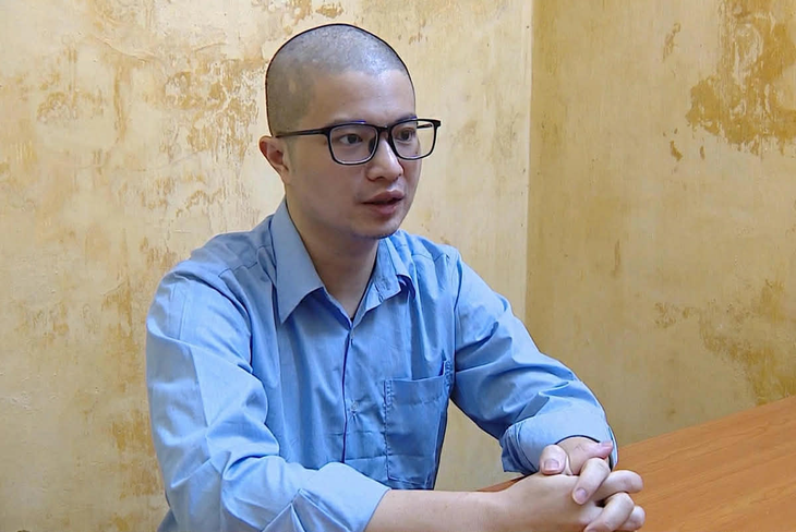 Ông trùm Phó Đức Nam tại cơ quan điều tra - Ảnh: Công an Hà Nội