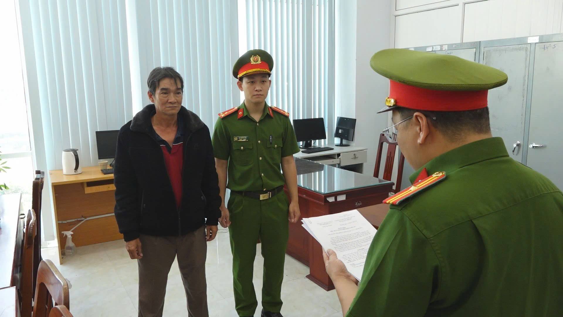 Nguyễn Trung Luận tại cơ quan công an (Ảnh: Công an Khánh Hoà).