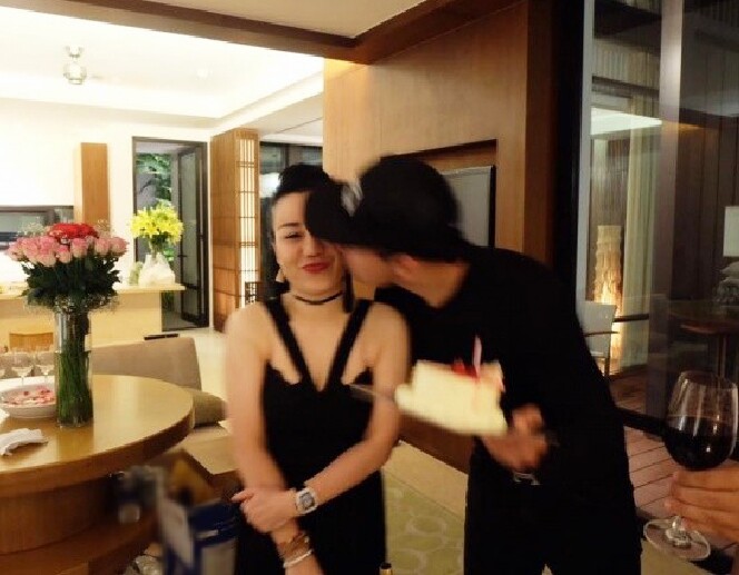 Nam diễn viên Việt bị vợ đại gia hơn 15 tuổi