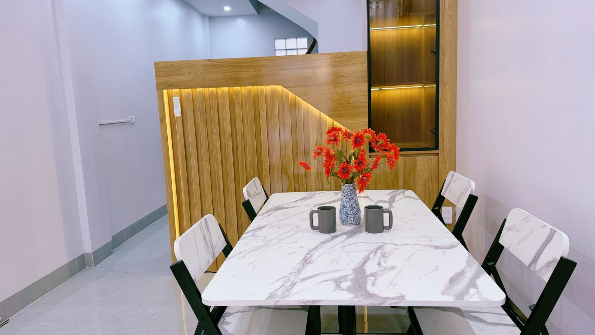 Nữ MC nổi tiếng miền Bắc rao bán nhà 5 tầng hơn 10 tỷ đồng ở Hồ Tùng Mậu