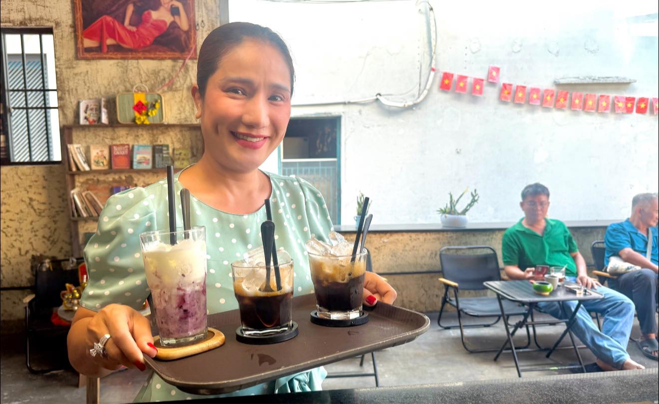 Cát Tường thông báo đóng cửa quán cafe tại gia