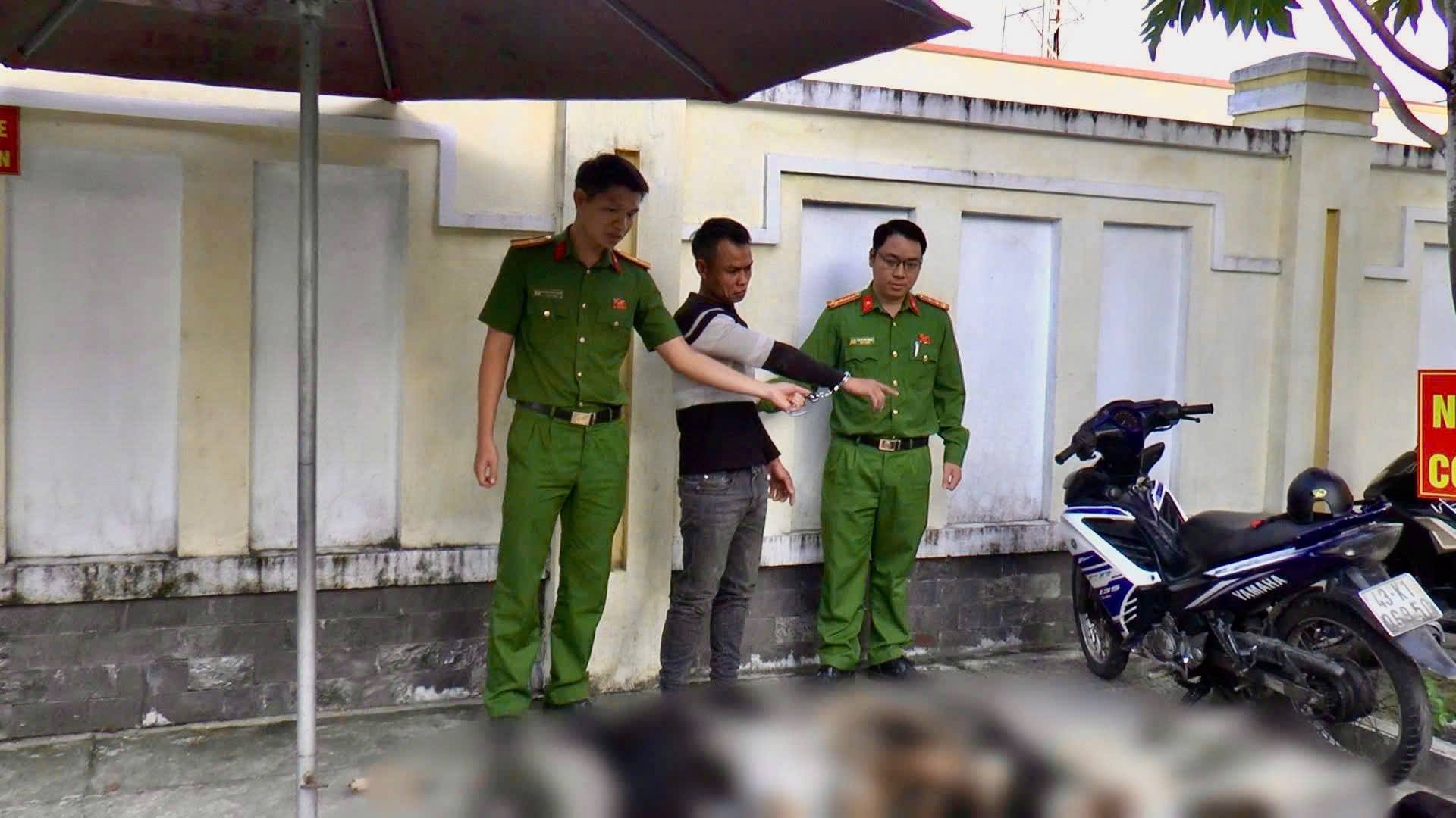 Các đối tượng tại thời điểm bị bắt (Ảnh: Công an Đà Nẵng).