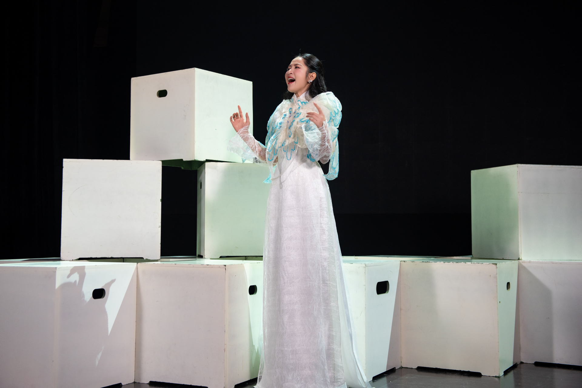 Nguyễn Duyên Quỳnh bắt tay nhạc sĩ Nguyễn Văn Chung, lan tỏa năng lượng tích cực trong