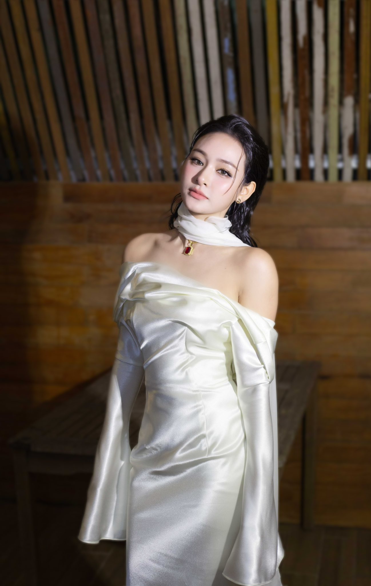 Hiền Hồ của hiện tại: Đẹp mê hoặc, sang chảnh đến bất ngờ