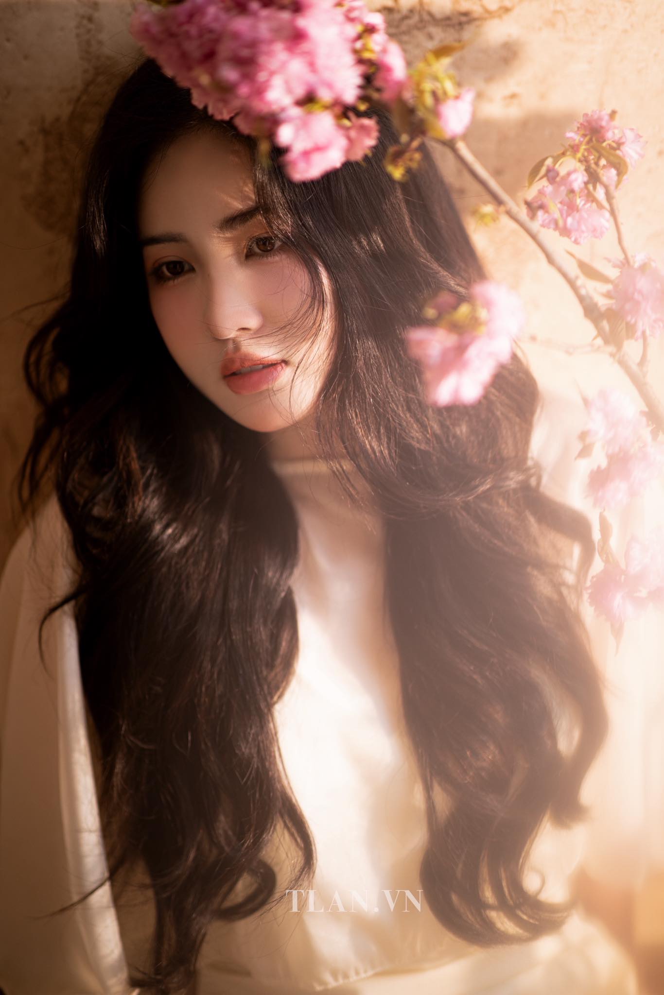 Thu Hiền gây ấn tượng nhan sắc xinh đẹp