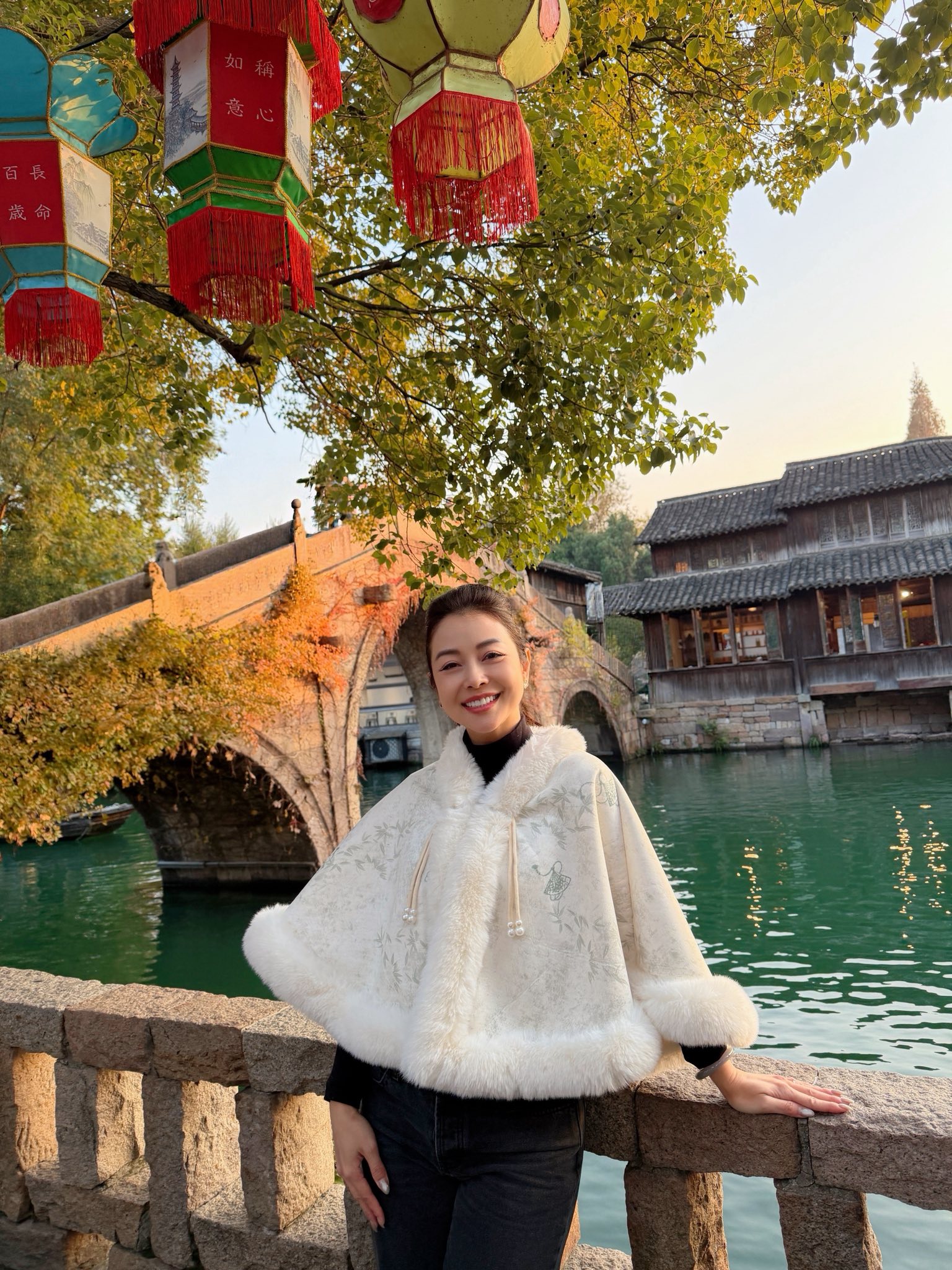 Jennifer Phạm khoe dáng, nhan sắc đẹp không tì vết dù đã 40 tuổi