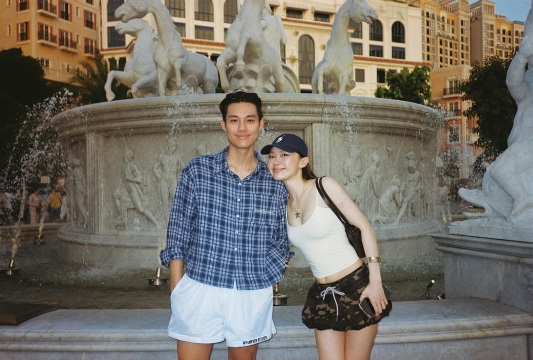 Cùng chồng phi công tận hưởng cuộc sống sau hôn nhân