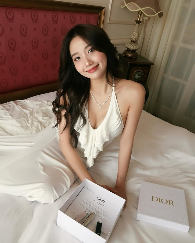 Nhiều bức ảnh đời thường của cô nàng khi chưa theo đuổi phong cách gợi cảm từng nhận về hàng chục nghìn lượt yêu thích