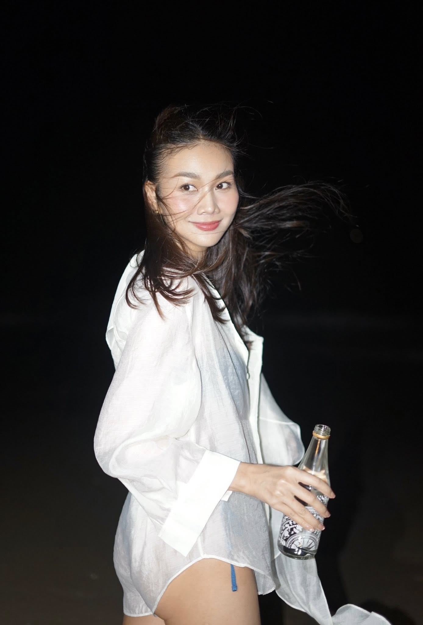 Thanh Hằng siêu cuốn hút, gợi cảm không thể rời mắt