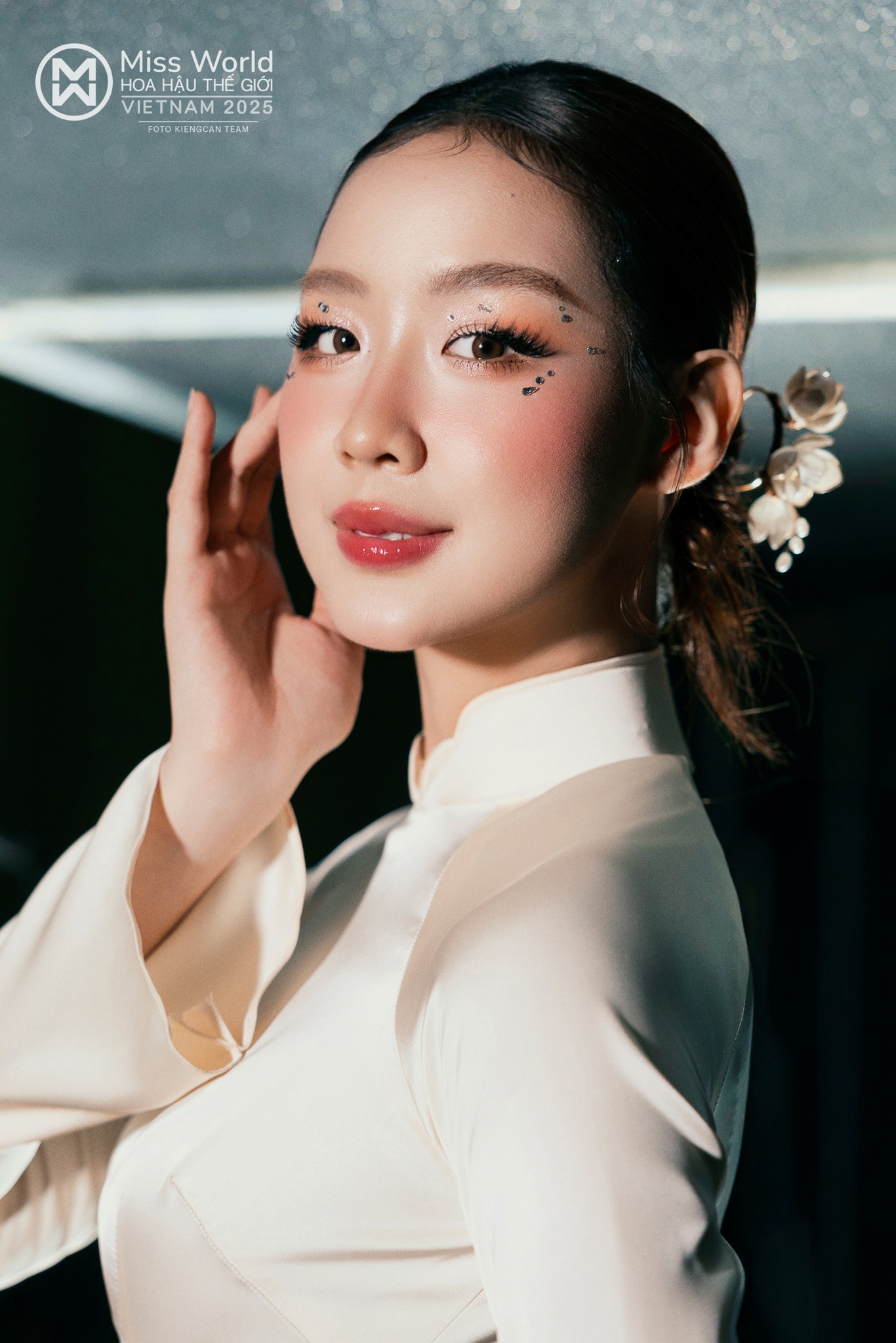 Hoa hậu Bảo Ngọc phô diễn đường cong “cực gắt”