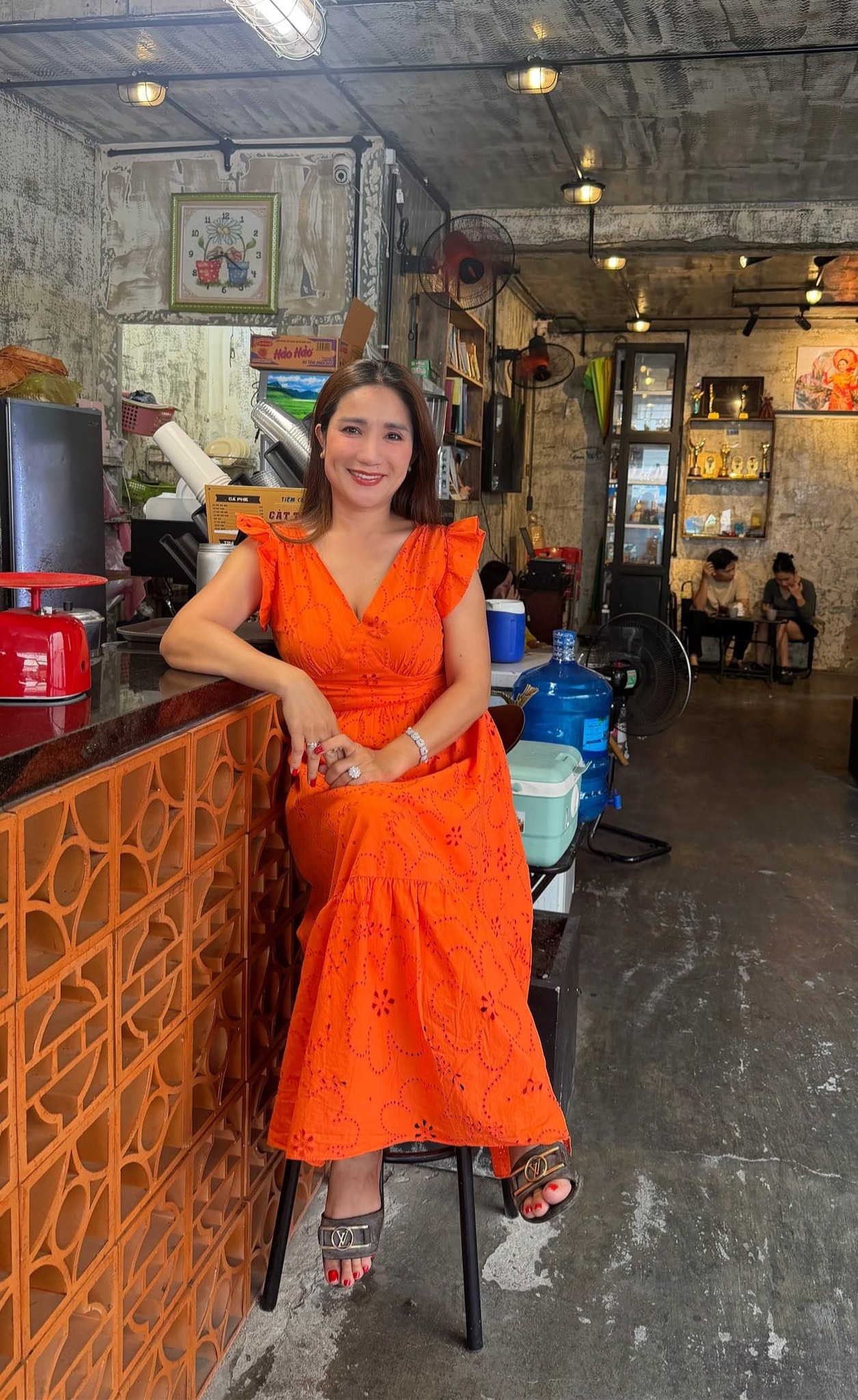 Nghệ sĩ Cát Tường chia sẻ cô vừa mua một căn nhà mới gần quán cà phê của mình