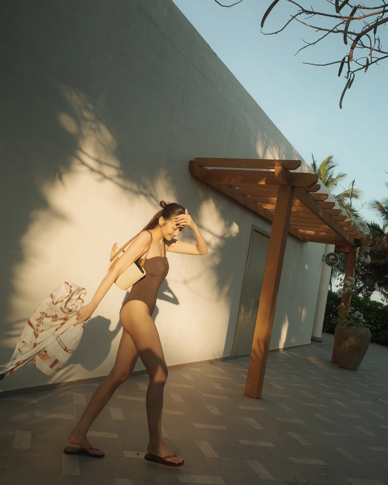 Thanh Hằng siêu cuốn hút, gợi cảm không thể rời mắt