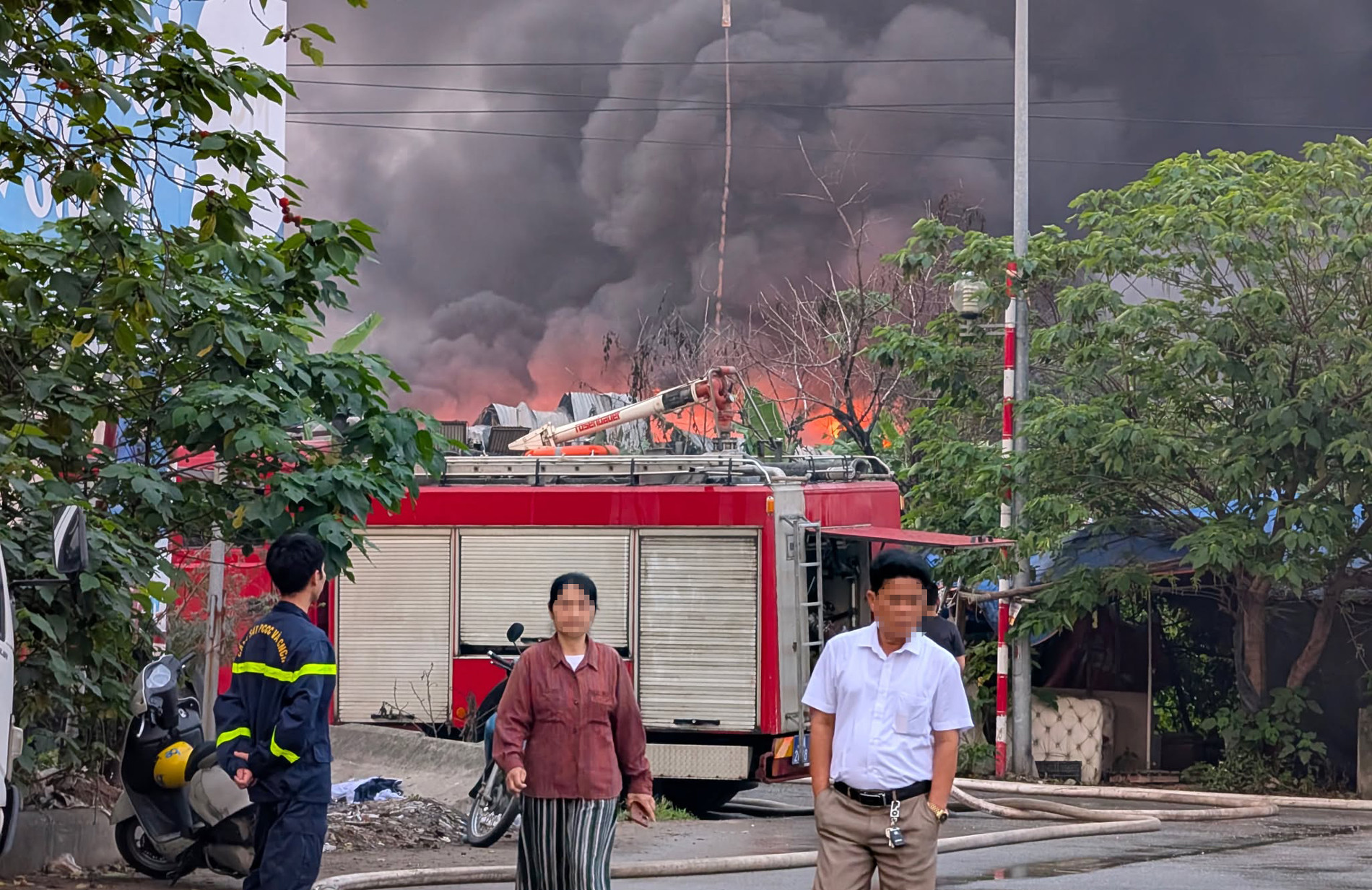 Hiện trường vụ cháy vào sáng ngày 30/3. (Ảnh: VietNamNet)