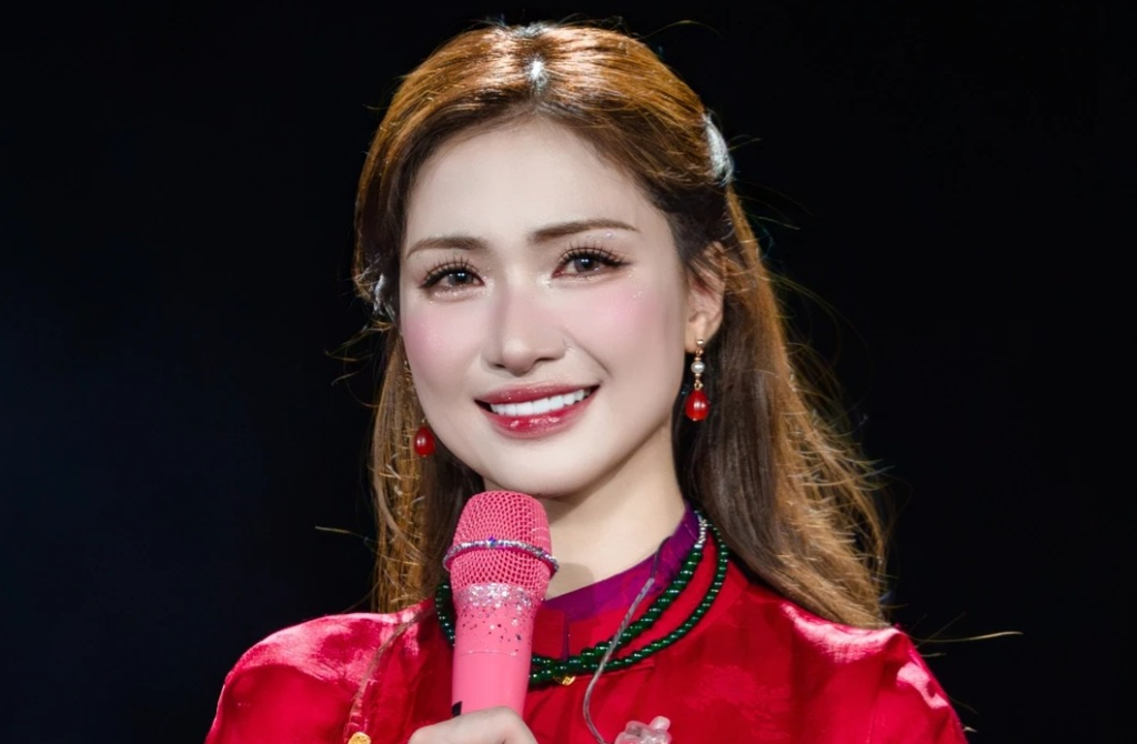 Dù là ca sĩ nổi tiếng, Hòa Minzy vẫn giữ được nét mộc mạc và chân thành