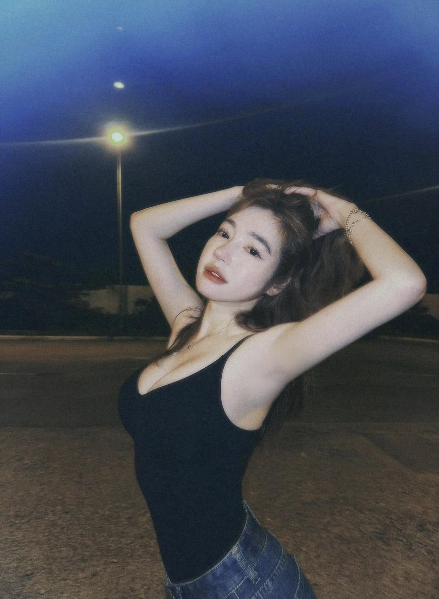 Là hot girl đình đám, sau khi làm mẹ, Elly Trần thay đổi thế nào?